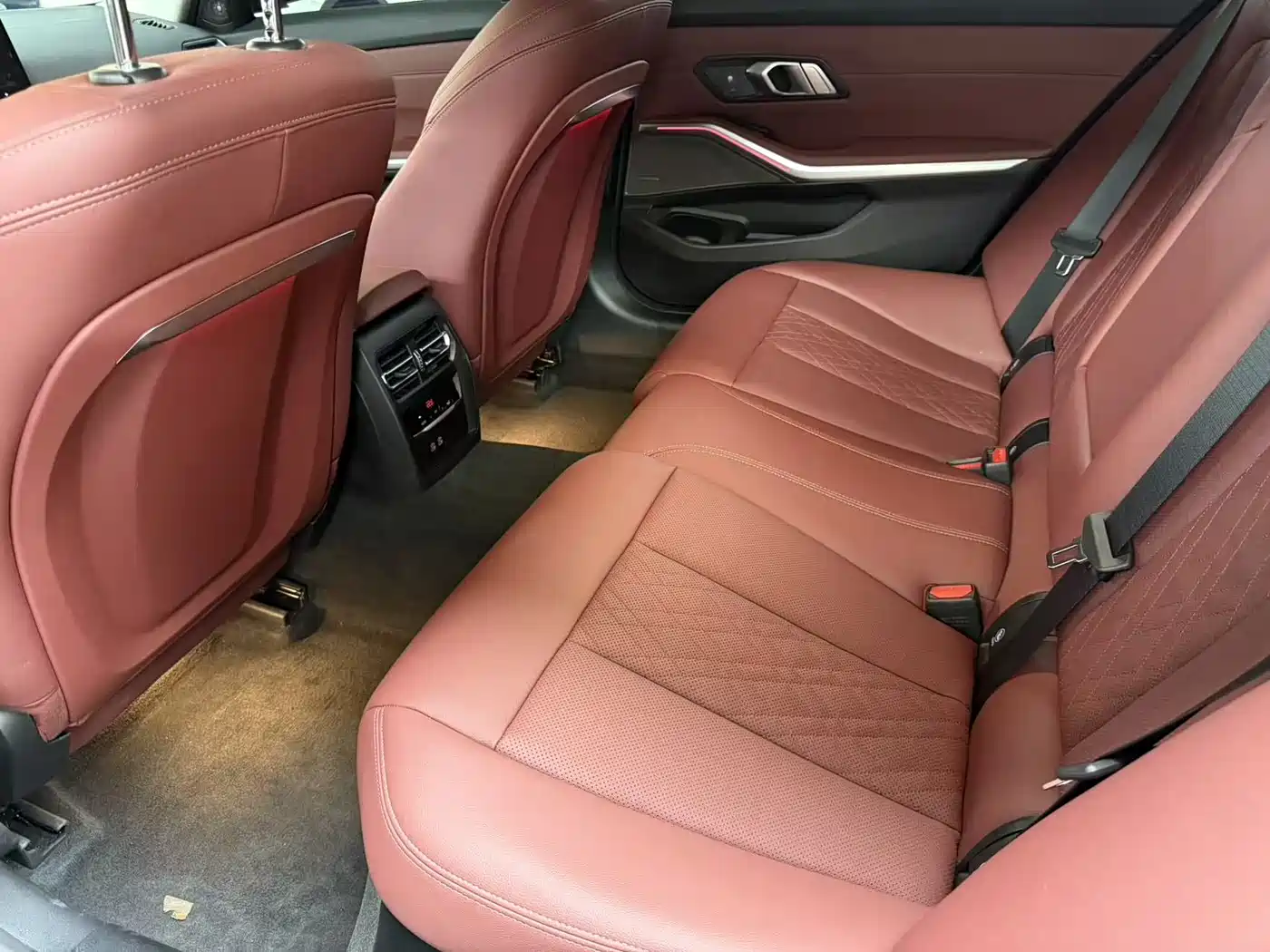 BMW 3 Series 2024 325Li M Sport Shadowline Package фото 7
