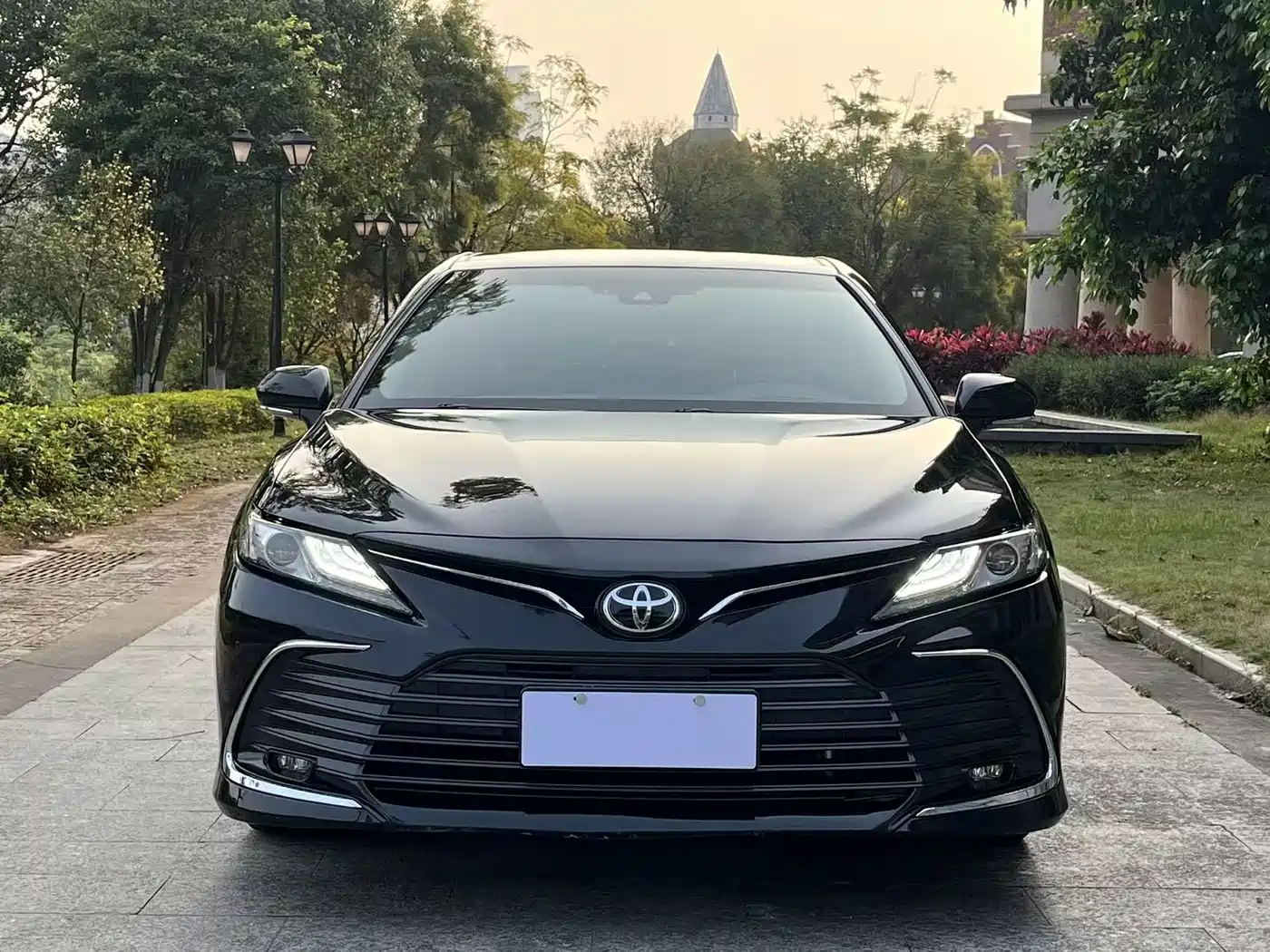 Toyota Camry 2021 2.5G Luxury Edition фото 2