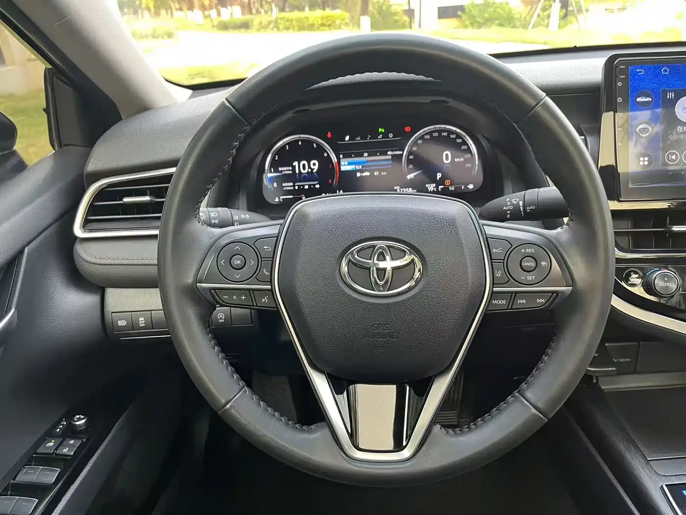 Toyota Camry 2021 2.5G Luxury Edition фото 11
