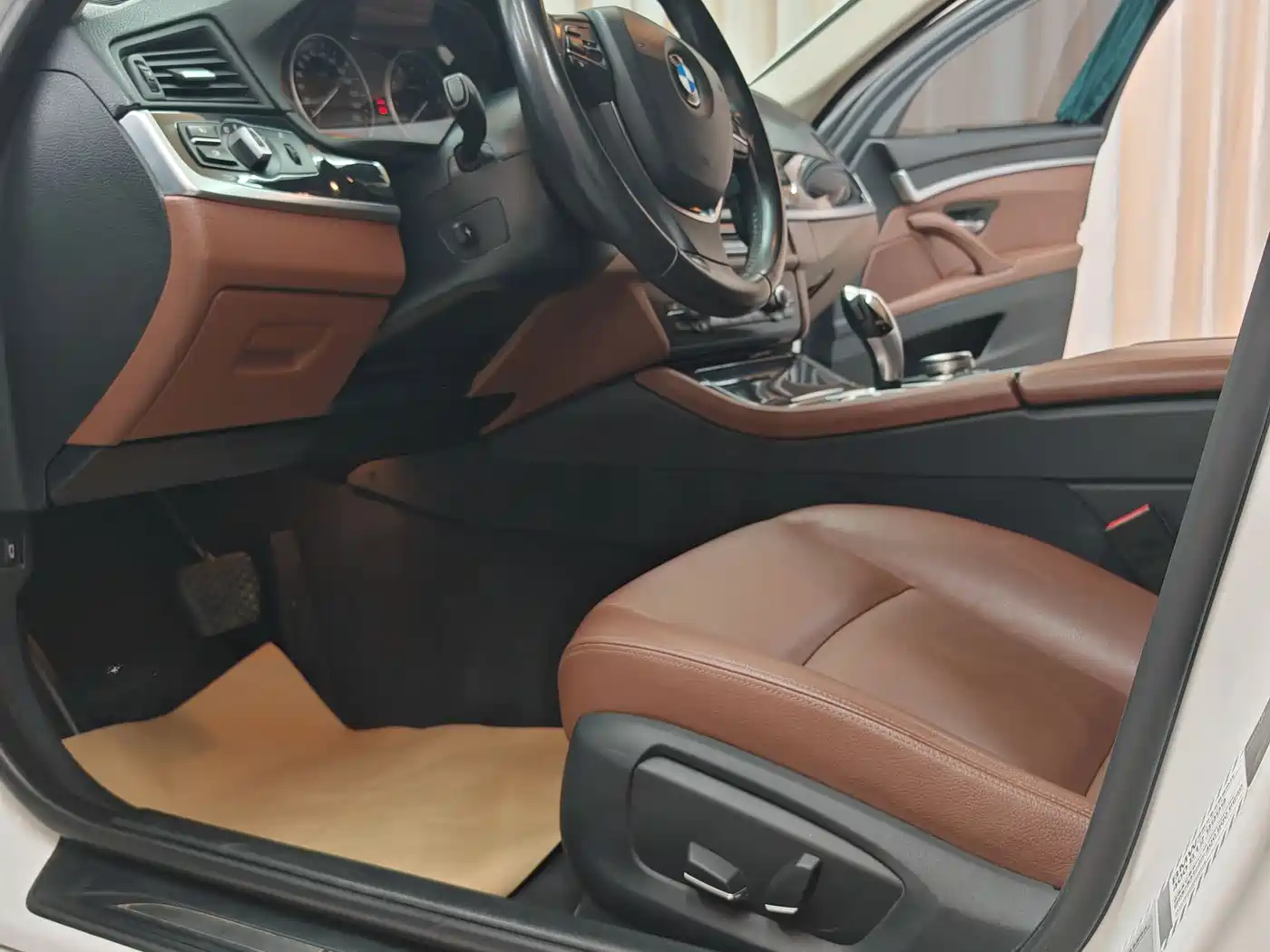 BMW 5 Series 2017 520Li Classic Edition фото 14
