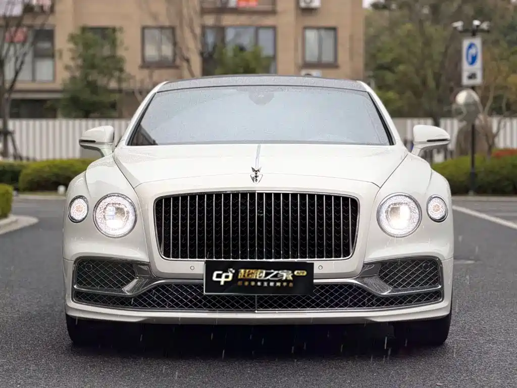 Bentley Flying Spur 2022 4.0T V8 Mulliner фото 2