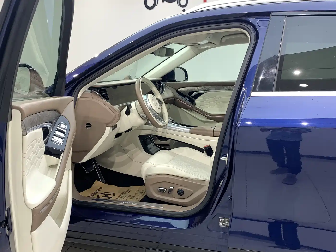 Voyah Auto VOYAH FREE 2021 AWD Standard Range Extender Exclusive Luxury Package фото 8