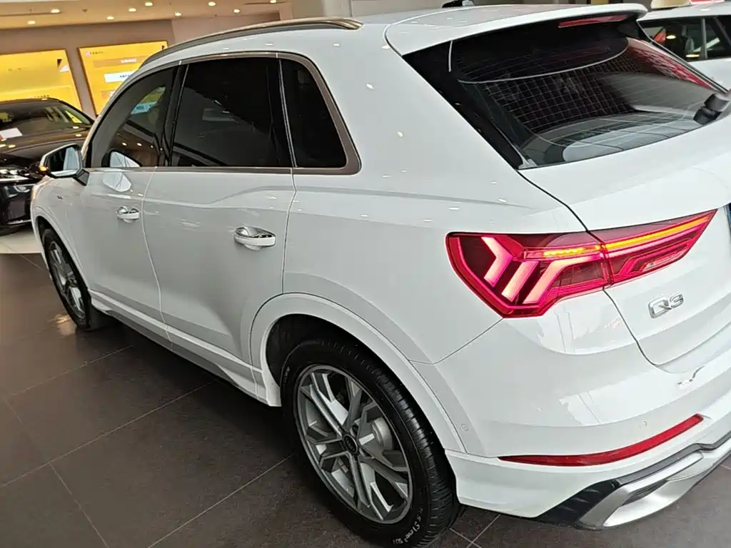 Audi Q3 2025 2024 40 TFSI Fashion Sport