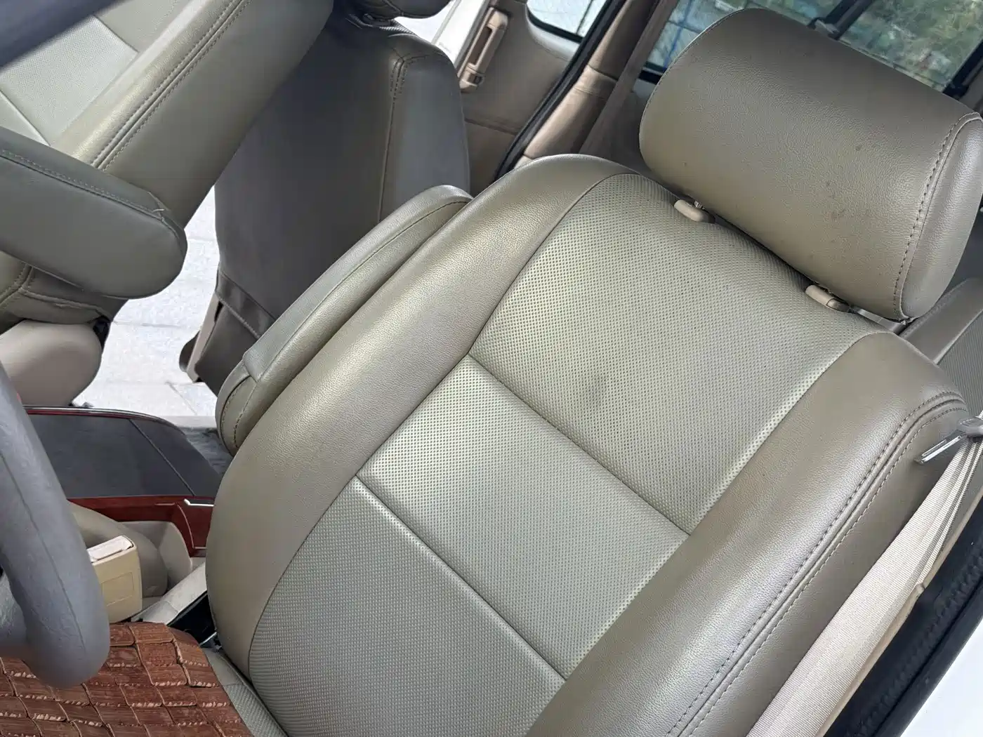 Jinbei Grace 2010 2010 2.4L-3rd Gen Prestige Standard 9-seater 4RB2