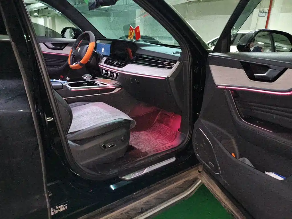 Фото 21 - Hongqi HS5