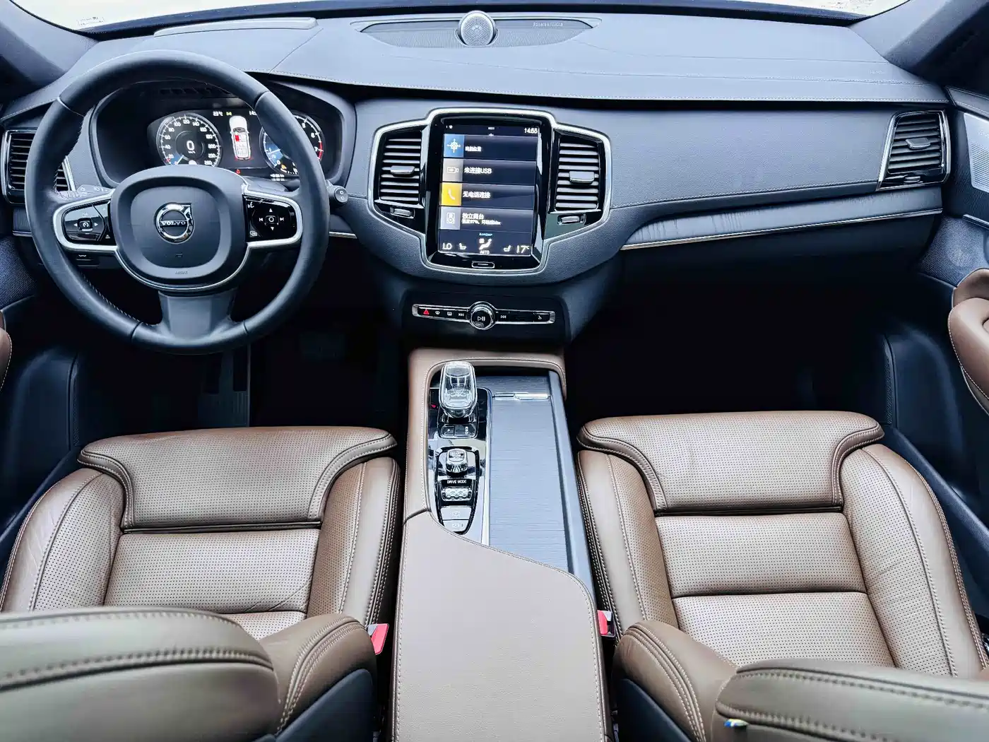 Фото 19 - Volvo XC90
