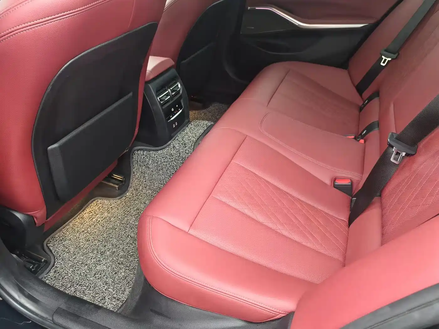 BMW 3 Series 2022 325i M Sport Shadow Edition фото 6