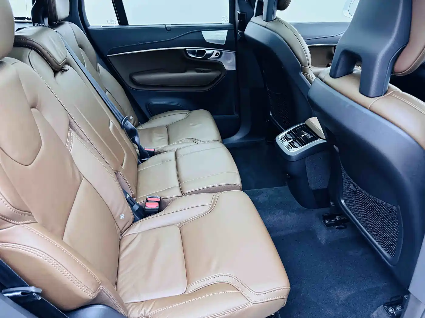 Фото 20 - Volvo XC90