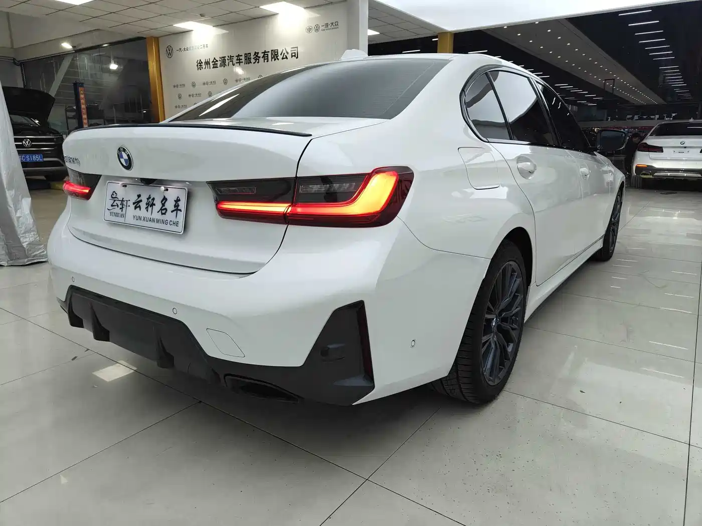 BMW 3 Series 2023 325Li M Sport Black Night Package фото 12