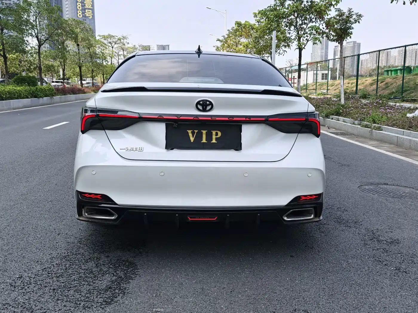 Toyota Avalon 2022 2.0L Luxury Edition фото 11