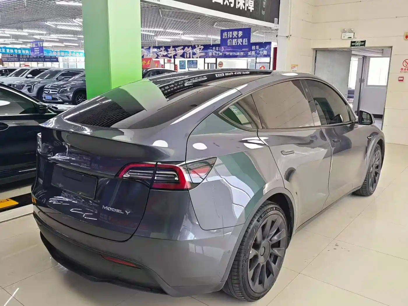 TESLA MODEL Y