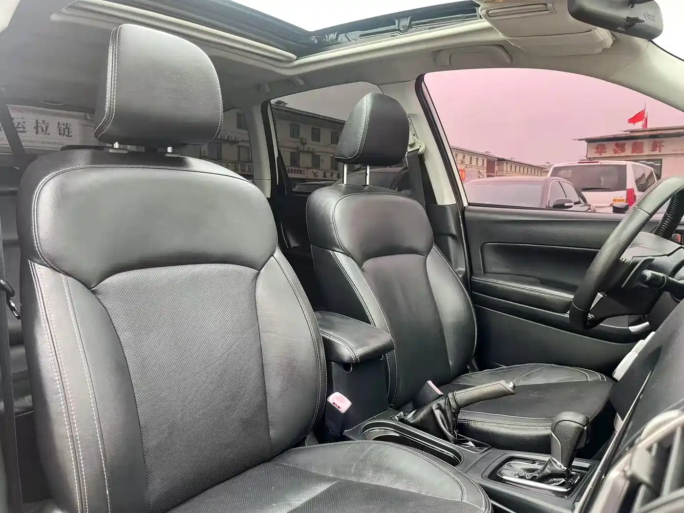 Subaru Forester 2016 2.0i Fashion Navigation Edition фото 10