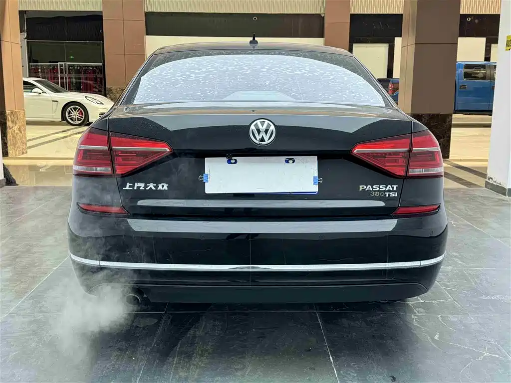 Volkswagen Passat 2017 330TSI DSG Prestige фото 12