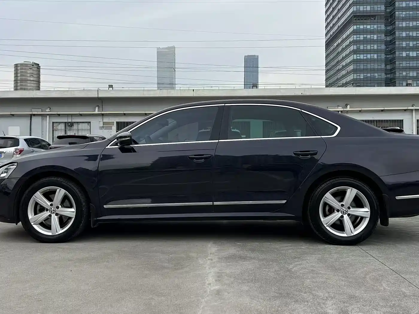 Volkswagen Passat 2014 1.8TSI DSG Executive Edition фото 10
