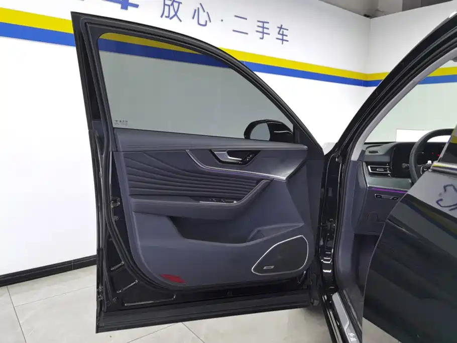 Photo 7 - Hongqi HS5
