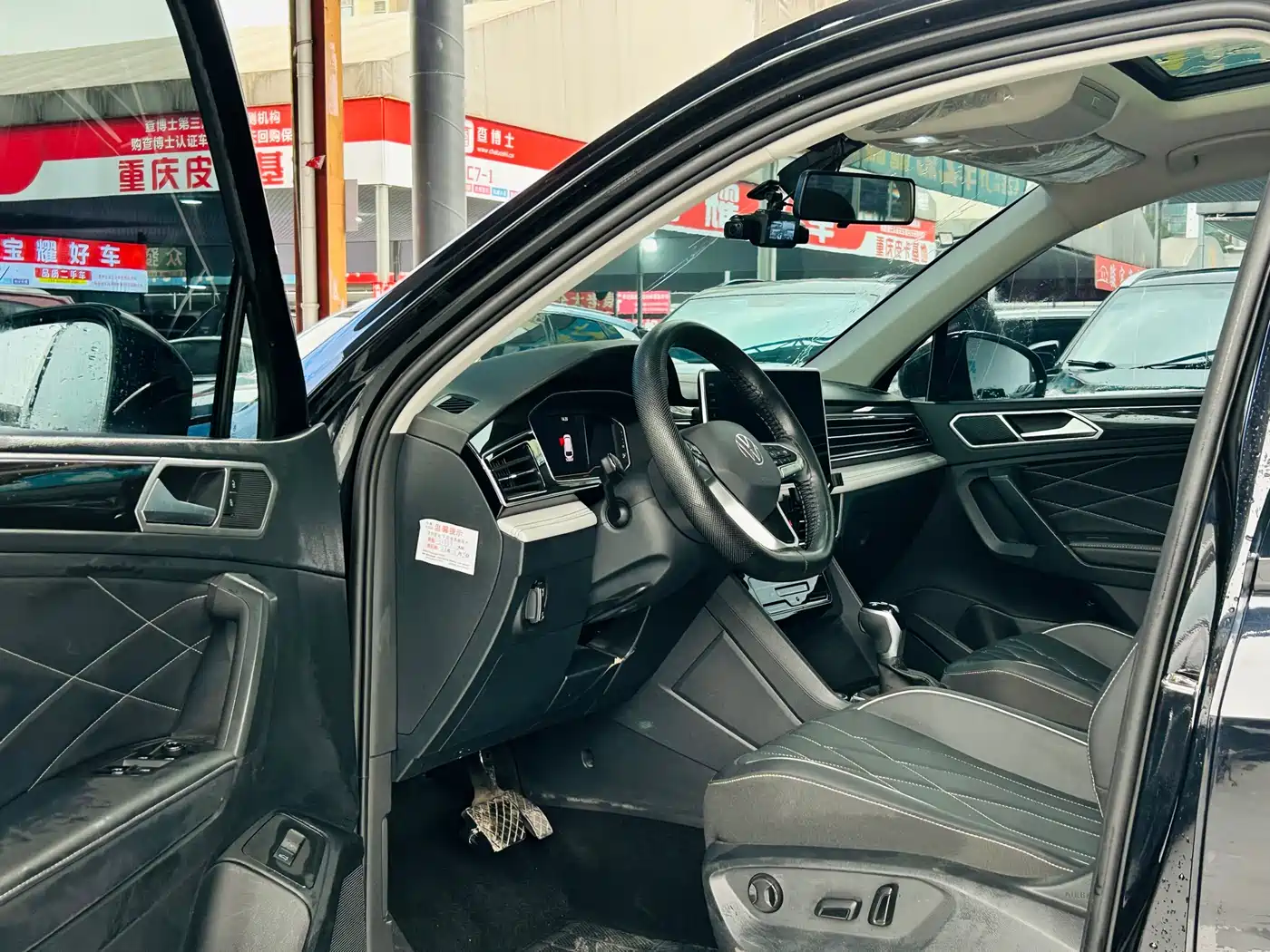 Volkswagen Tiguan L 2024 Outstanding 300TSI Auto 2WD Dragon Soaring Edition фото 6