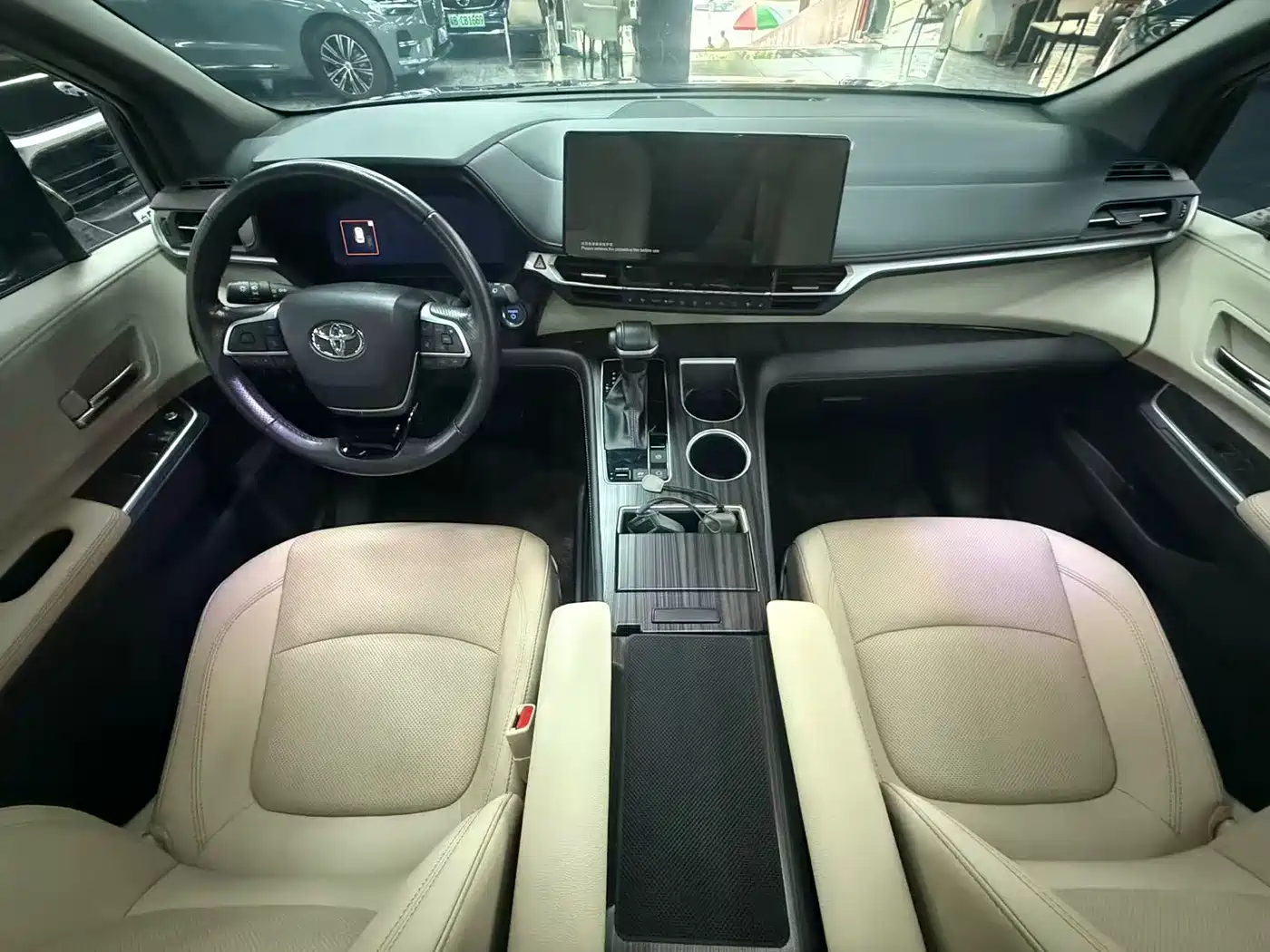 Toyota Sienna 2021 2.5L Hybrid Ultimate Edition фото 4