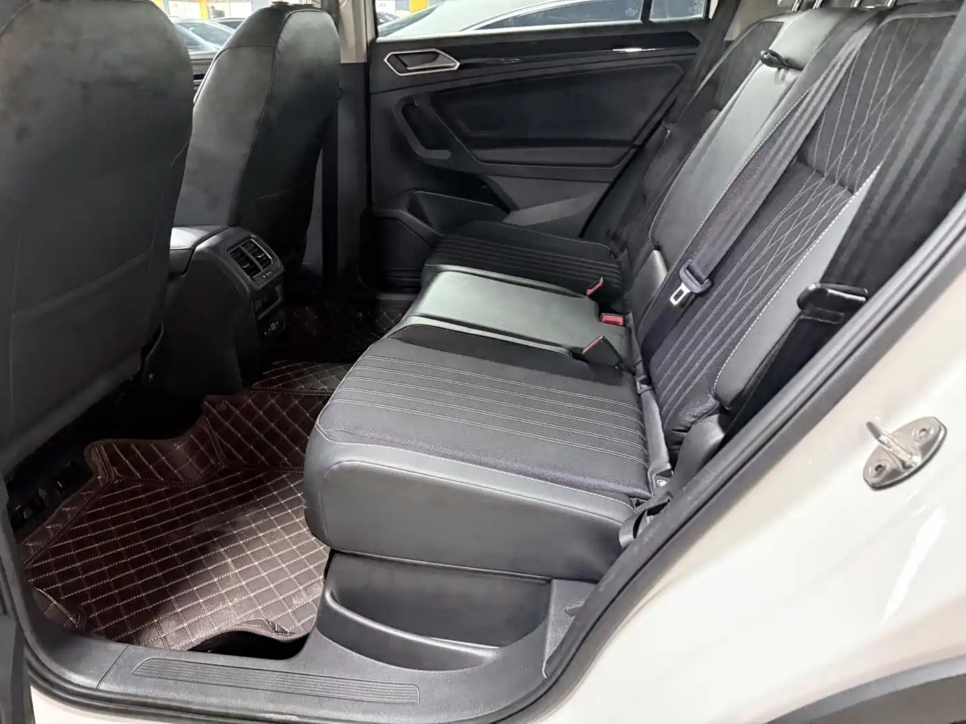 Volkswagen Tiguan L 2022 330TSI Automatic 2WD Comfort Edition фото 9