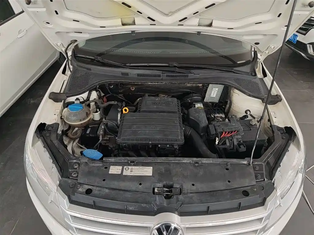Volkswagen Santana 2015 1.6L Manual Trend Edition фото 20