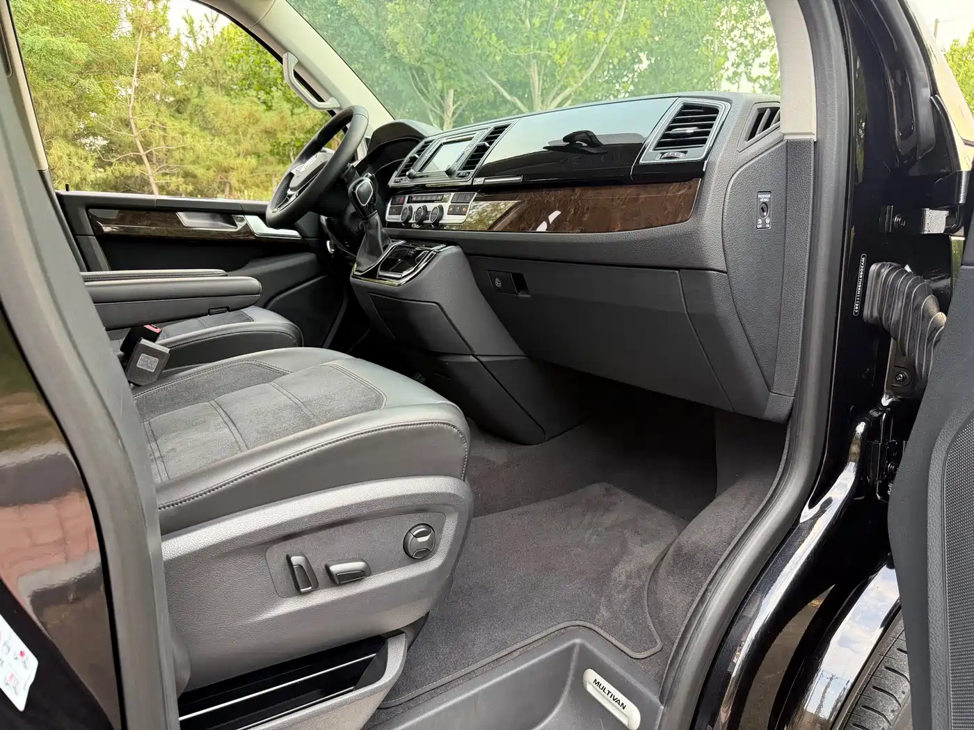 Volkswagen Multivan 2019 2019 2.0TSI 4WD Premium 7-seater