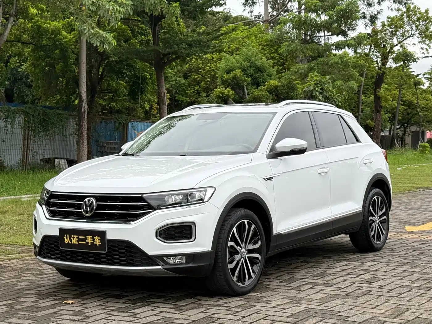 Фото 1 - Volkswagen T-ROC