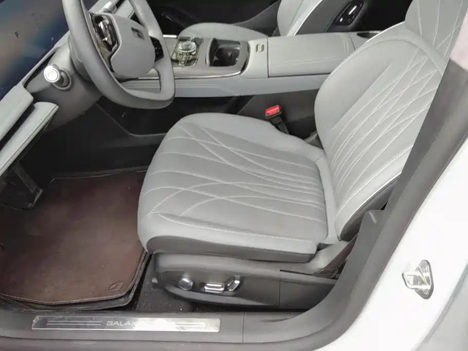 Geely Galaxy Galaxy E8 2025 2025 700km Long Voyage Smart Drive Edition