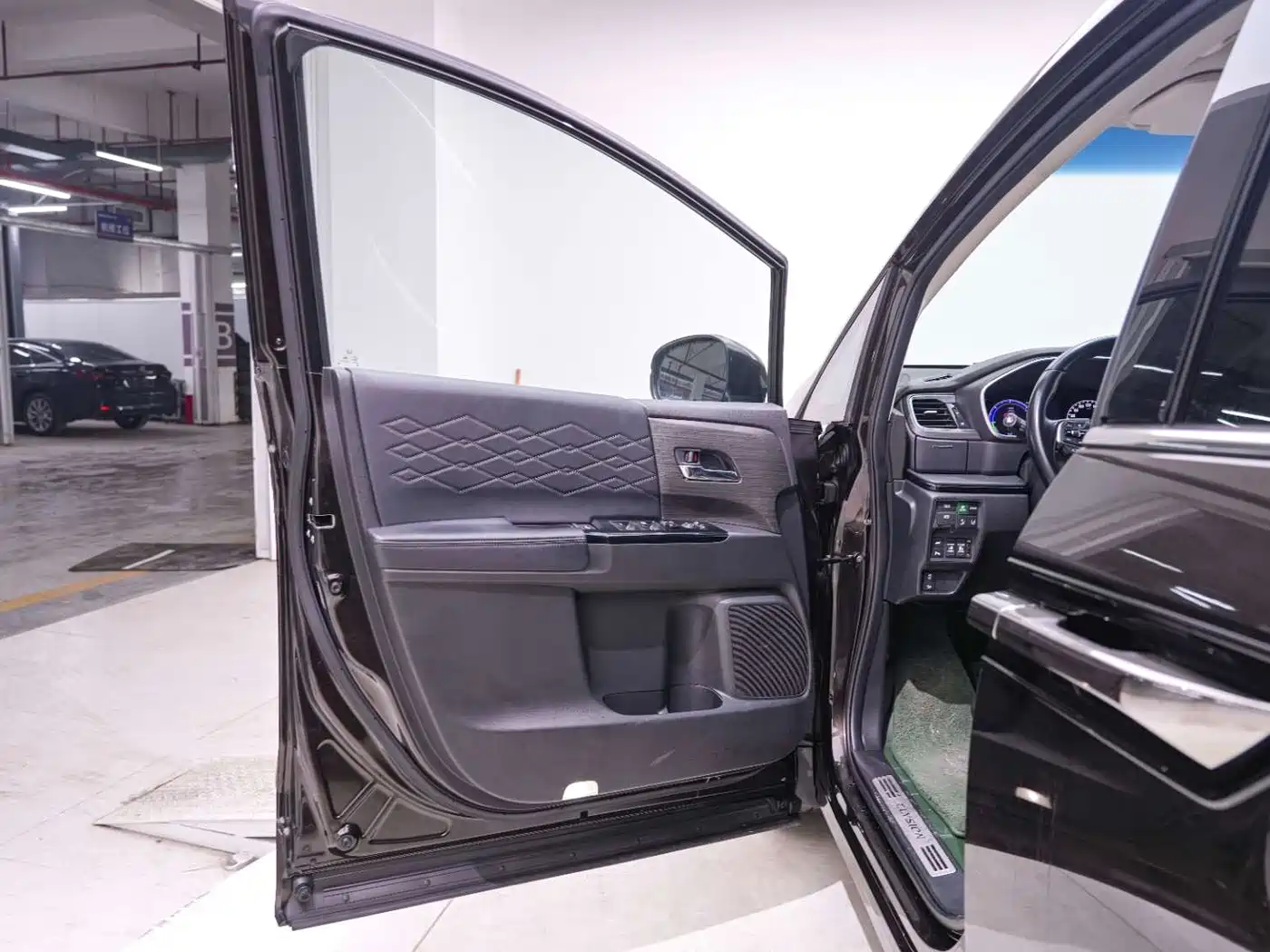 Honda Elysion 2023 2022 2.0L e:HEV Luxury