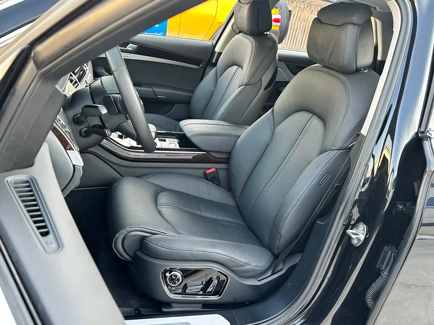 Audi A8 2013 A8L 45 TFSI quattro Comfort фото 9