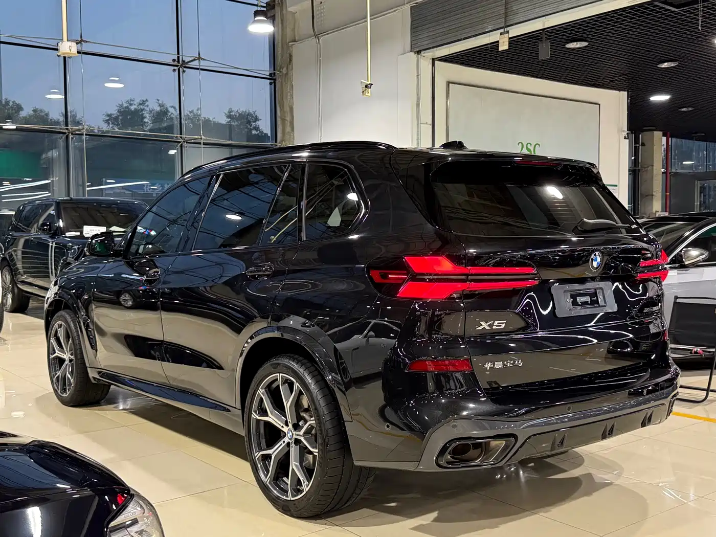 BMW X5 2025 2025 Model xDrive 30Li Exclusive M Sport Blackout Package
