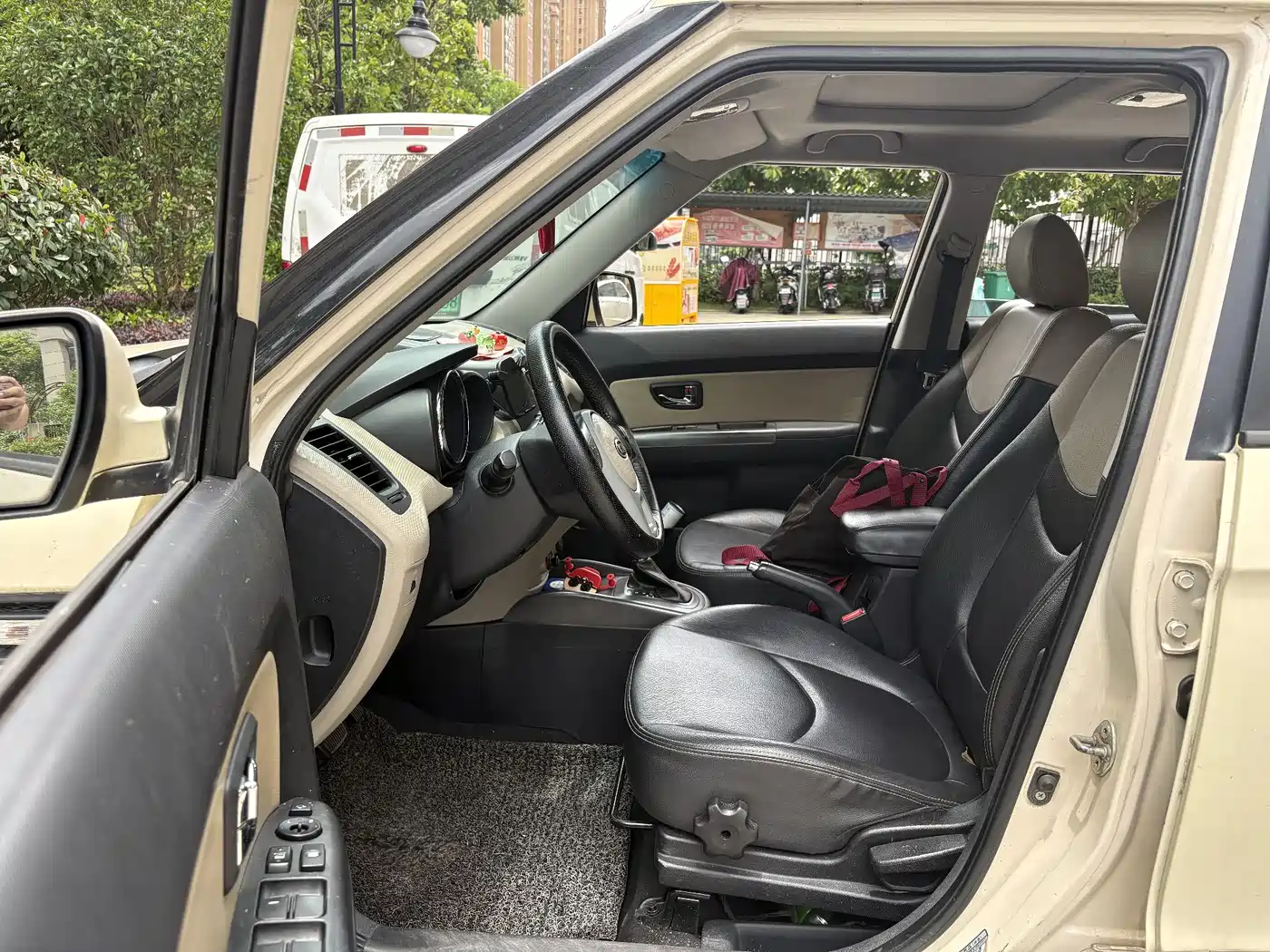 Kia Soul 2010 1.6L AT Premium фото 9