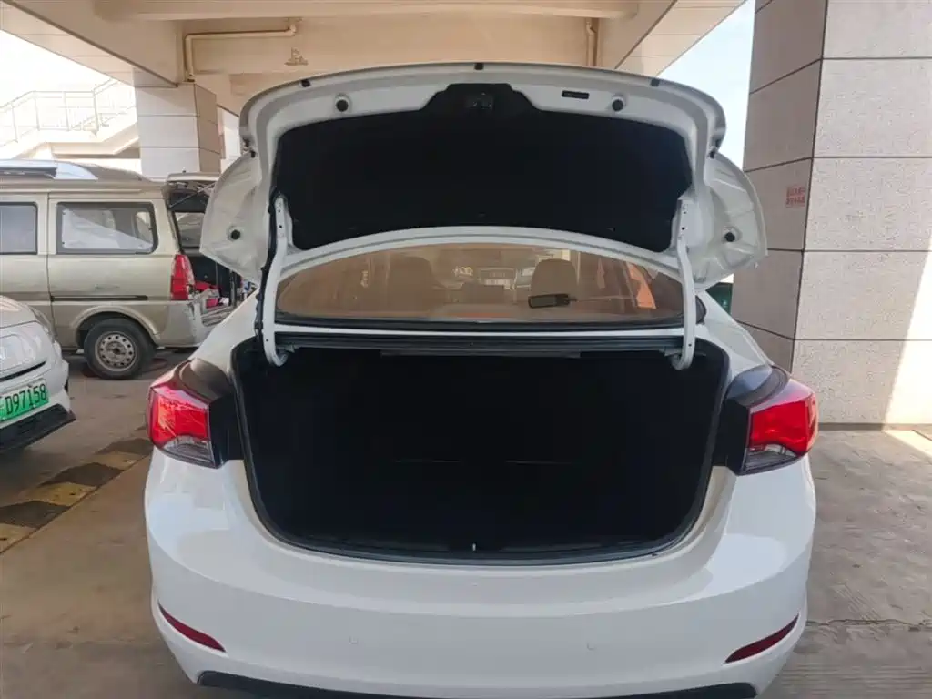 Hyundai Langdong 2016 1.6L Automatic Smart Edition фото 19