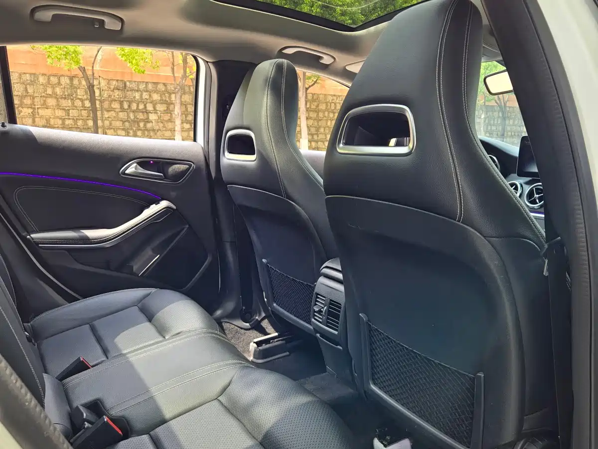 Mercedes-Benz GLA 2018 GLA 220 4MATIC Sport фото 15