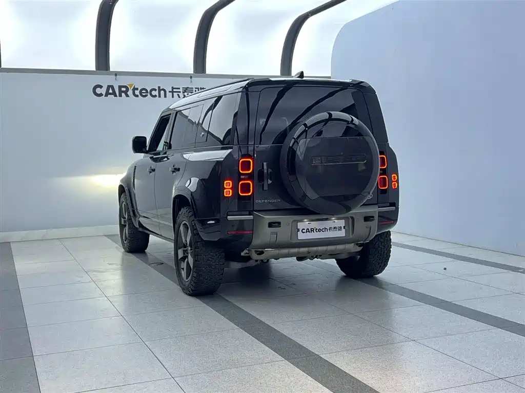 Land Rover Defender 2024 110 3.0T P400 X-DYNAMIC HSE фото 5