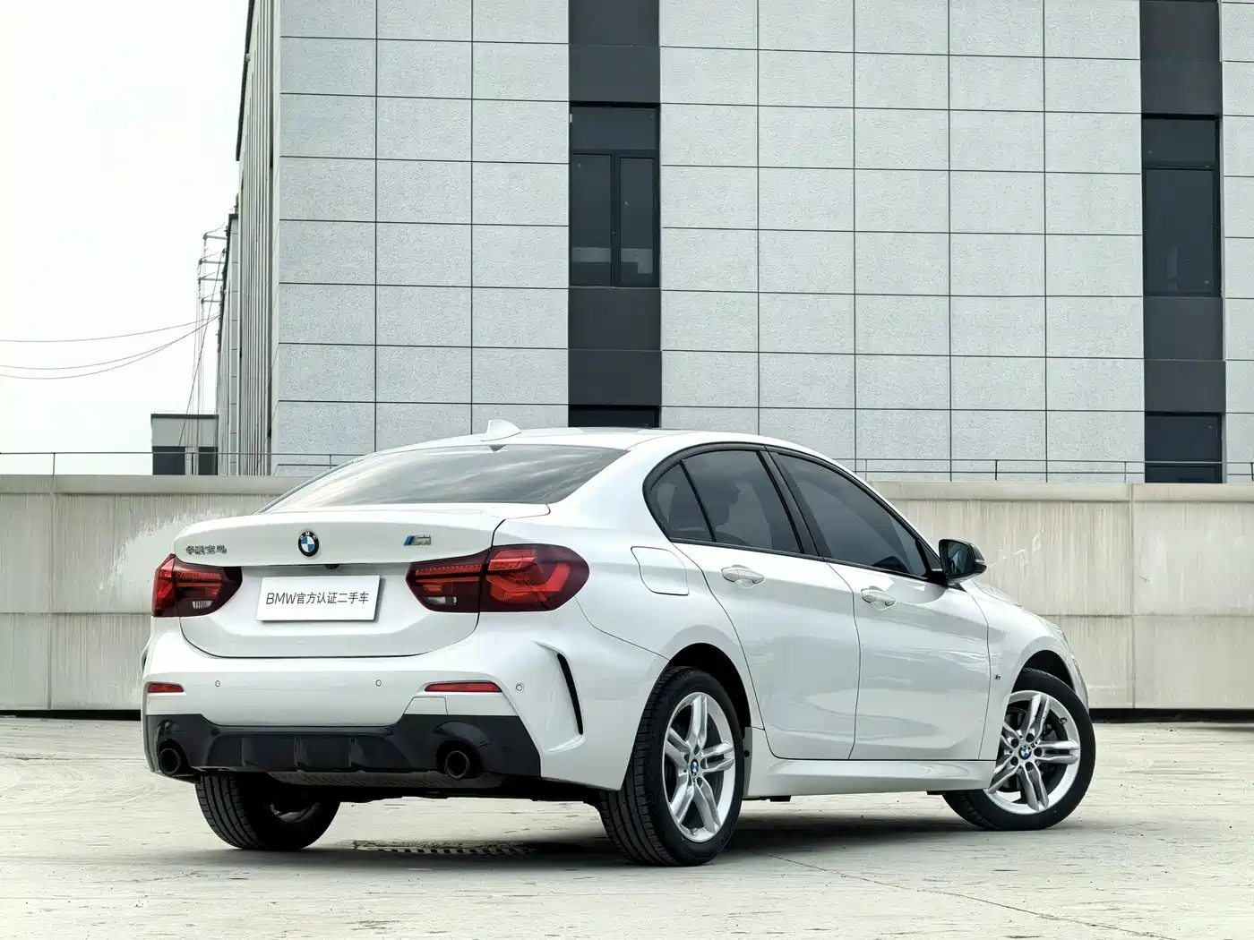 BMW 1 SERIES