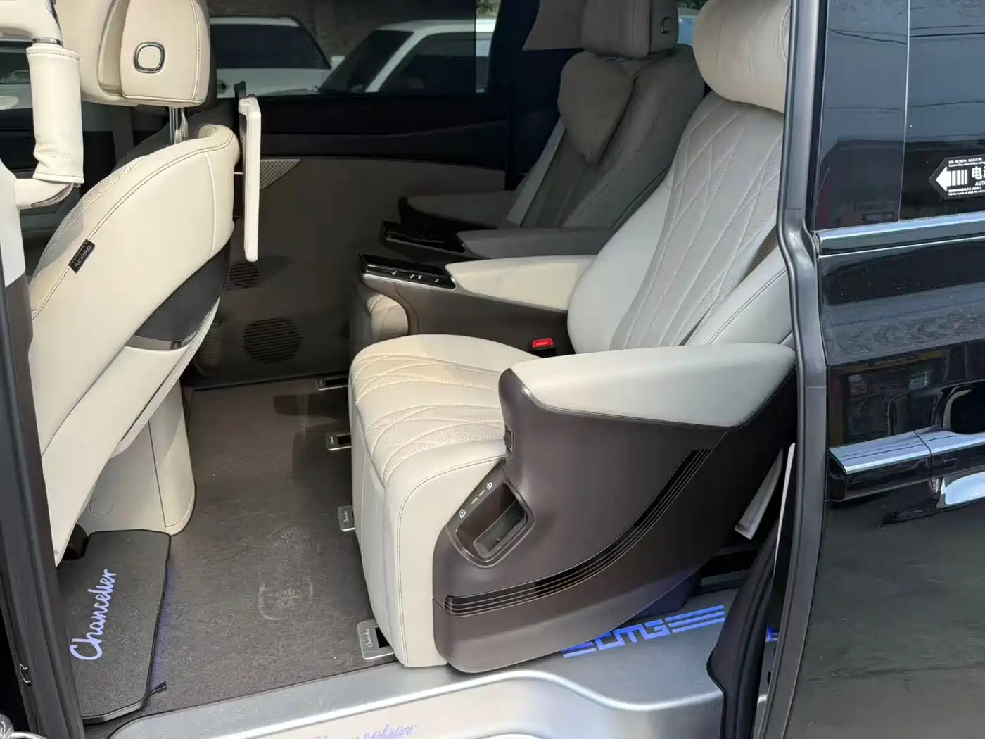 Denza D9 2025 2025 DM-i Smart Drive Edition 1020 AWD Prestige