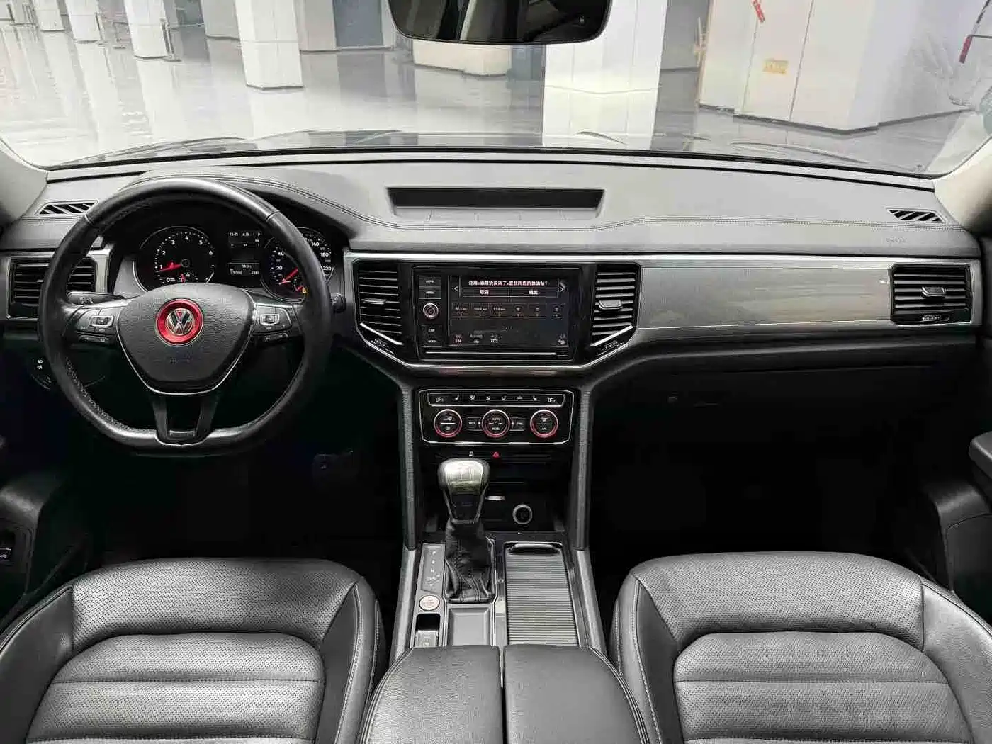 Volkswagen Teramont 2019 330TSI 2WD Luxury China VI фото 7