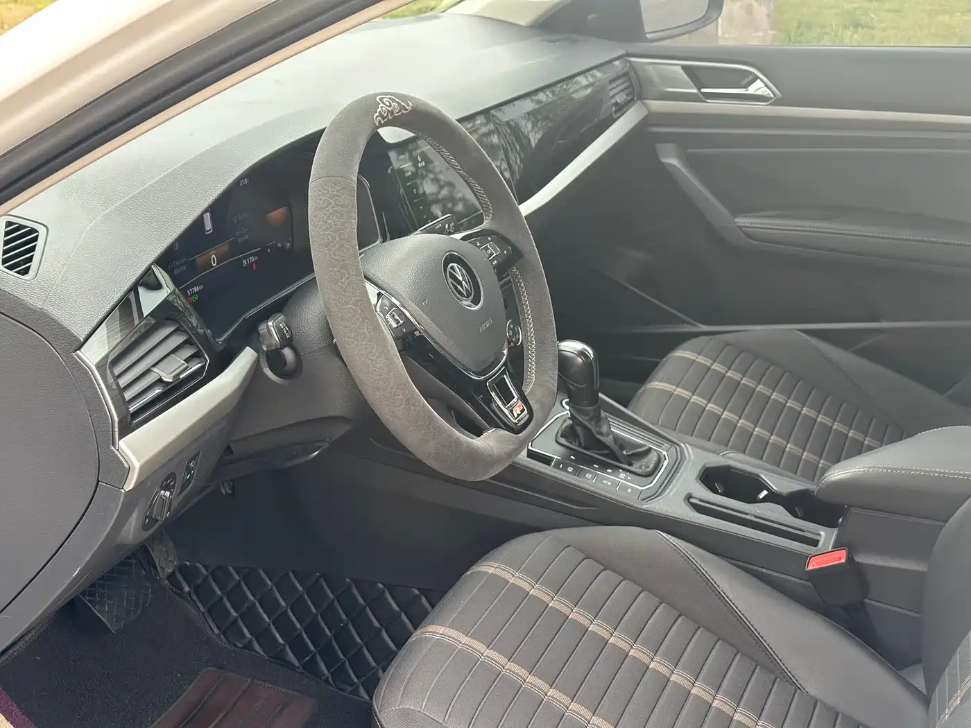 Volkswagen Lavida 2022 1.5L Auto Comfort Edition фото 6