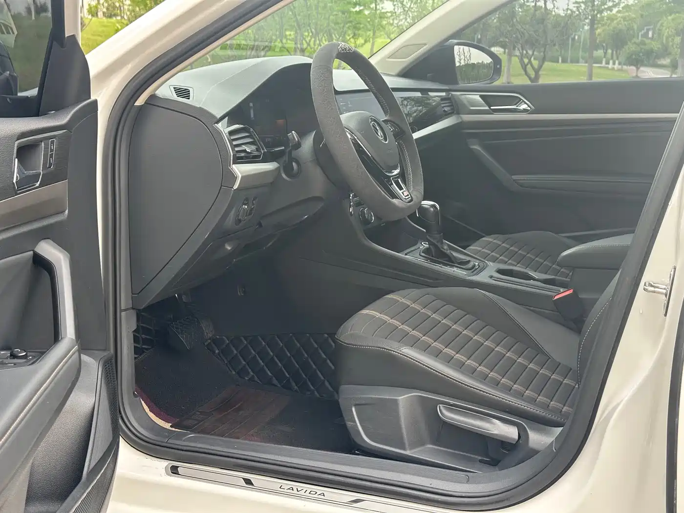 Volkswagen Lavida 2022 1.5L Auto Comfort Edition фото 5