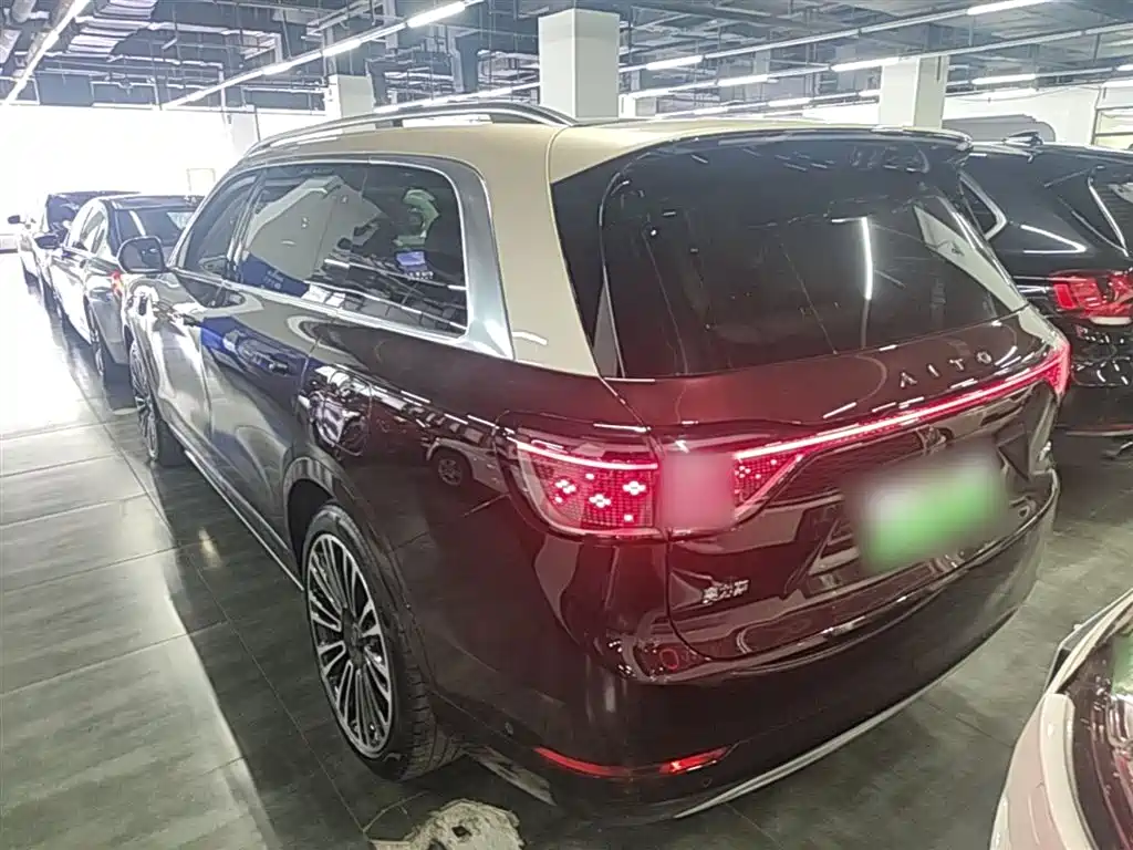 AITO Wenjie AITO M9 2025 Extended Range Ultra 52kWh 6-Seater фото 5