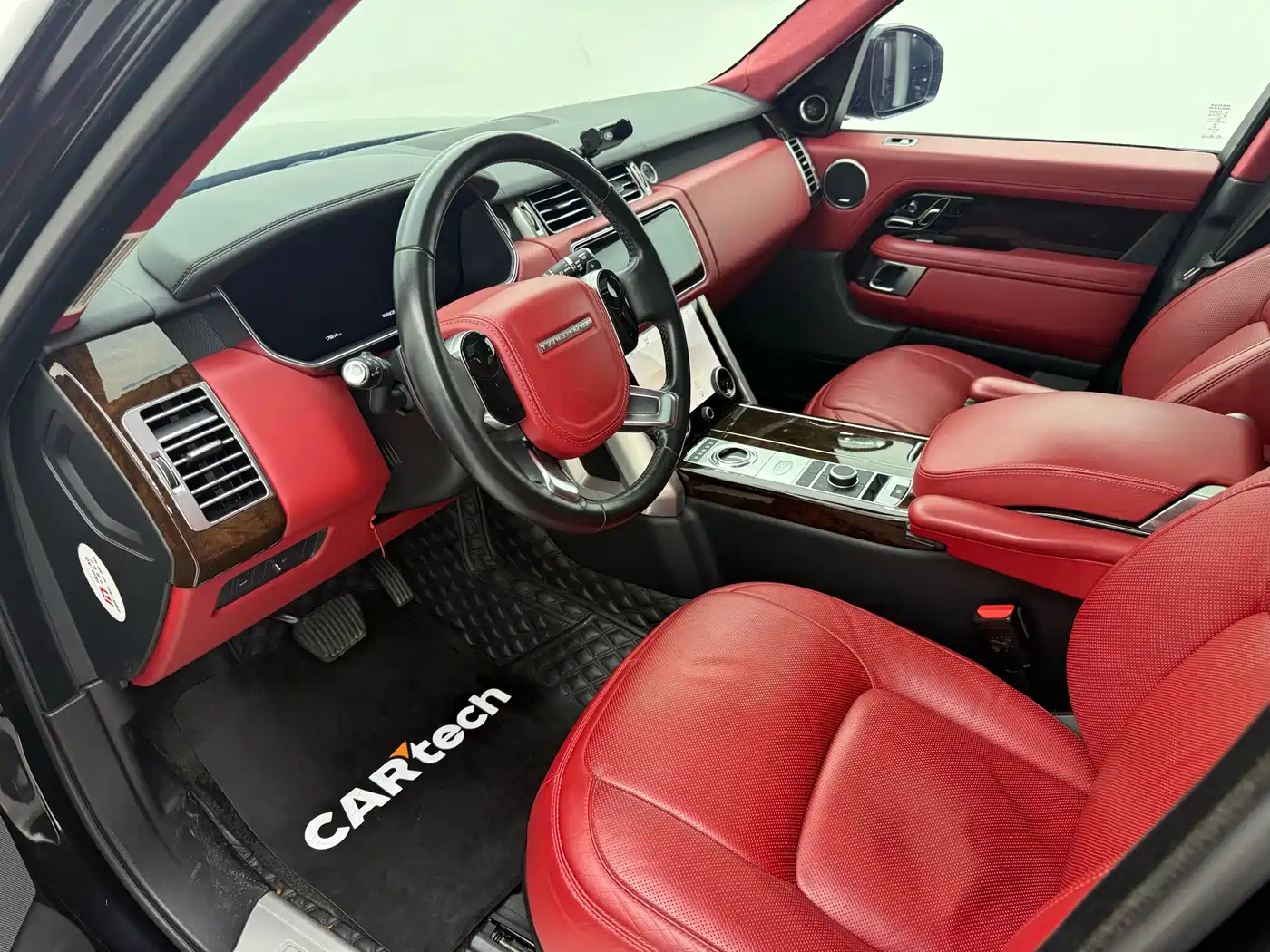 Land Rover Range Rover 2021 3.0 L6 Golden Age Edition фото 8