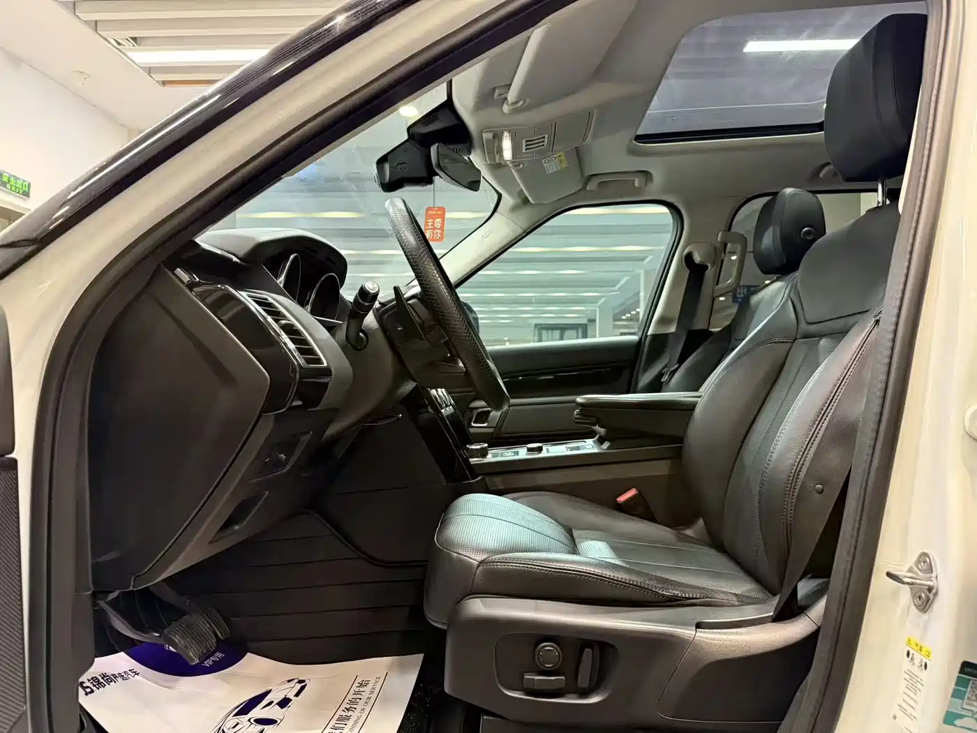 Land Rover Discovery 2019 3.0 SC V6 SE фото 37