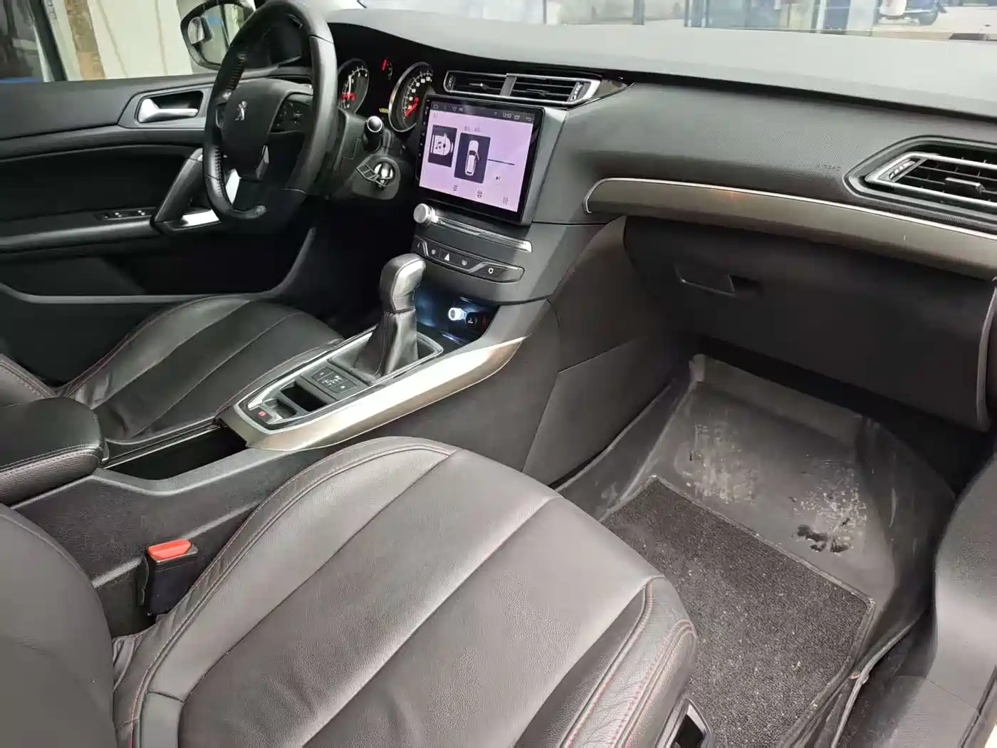 Peugeot 408 2016 1.6T Automatic Luxury Edition фото 13