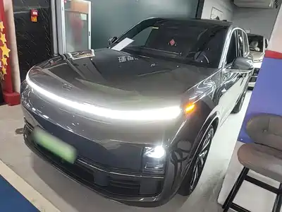 Li Auto L8