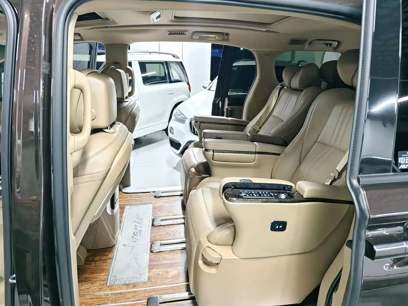 Buick GL8 2021 ES Landlord 653T Luxury фото 6
