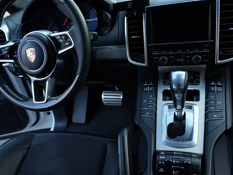 Porsche Cayenne 2016 Cayenne GTS 3.6T фото 7
