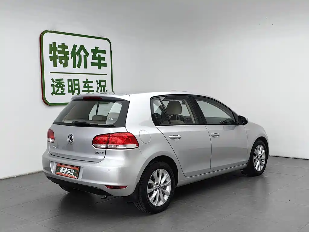 Volkswagen Golf 2010 2011 Model 1.6 Automatic Comfort