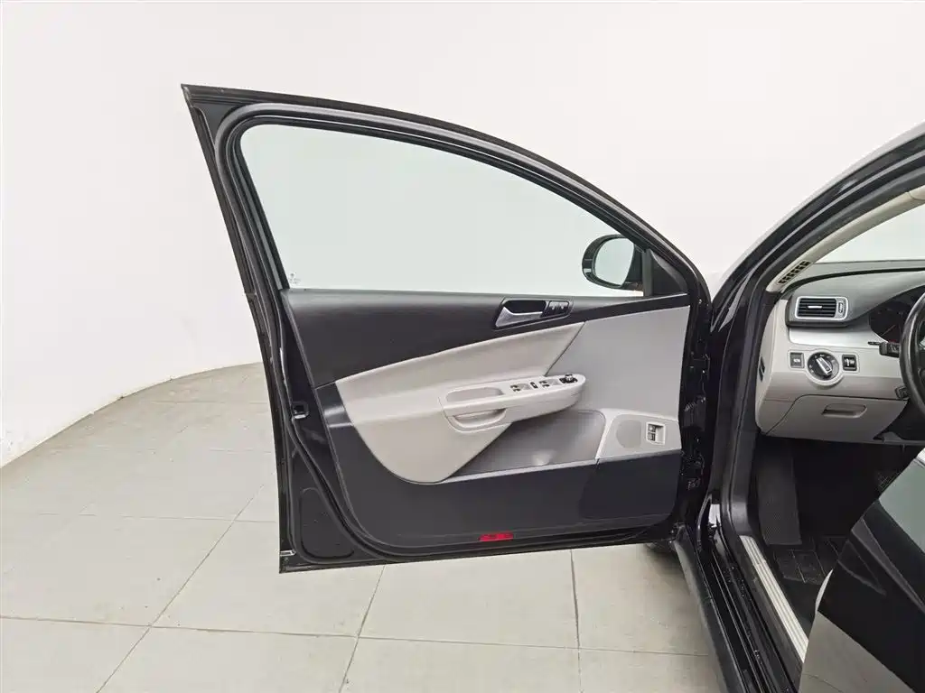Volkswagen Magotan 2011 1.8TSI DSG Comfort фото 8