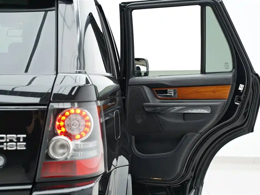 Фото 26 - Land Rover Range Rover Sport