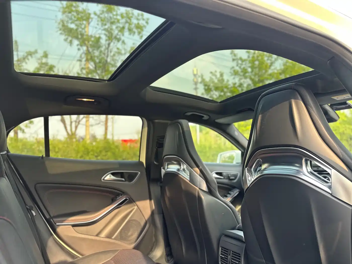 Mercedes-Benz GLA AMG 2015 AMG GLA 45 4MATIC фото 32