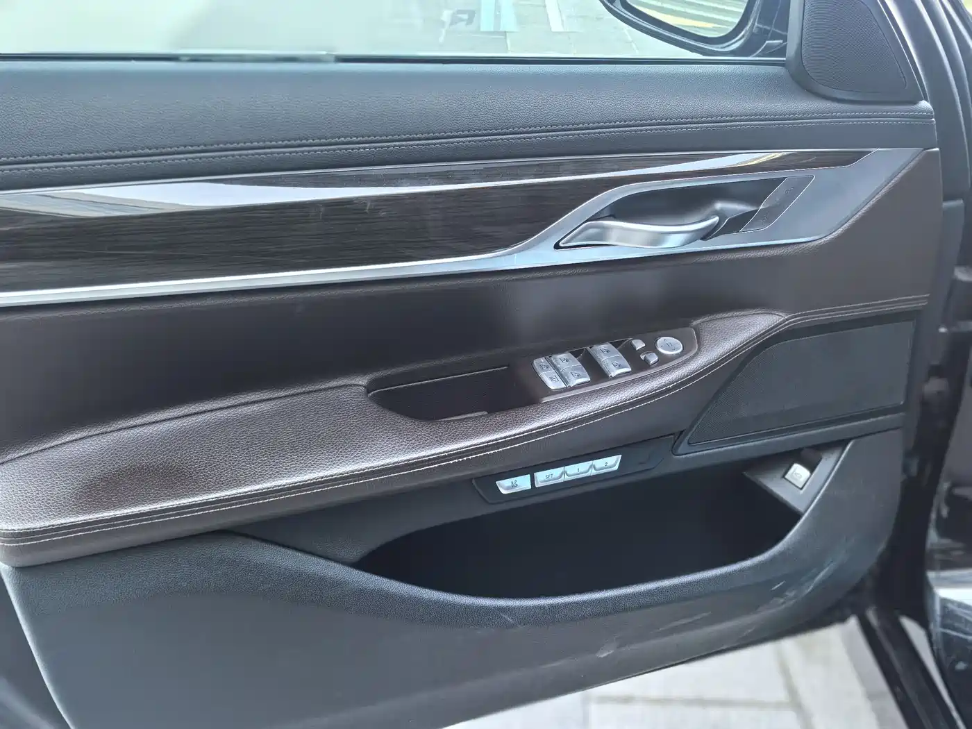 BMW 7 Series 2016 730Li Leading фото 5